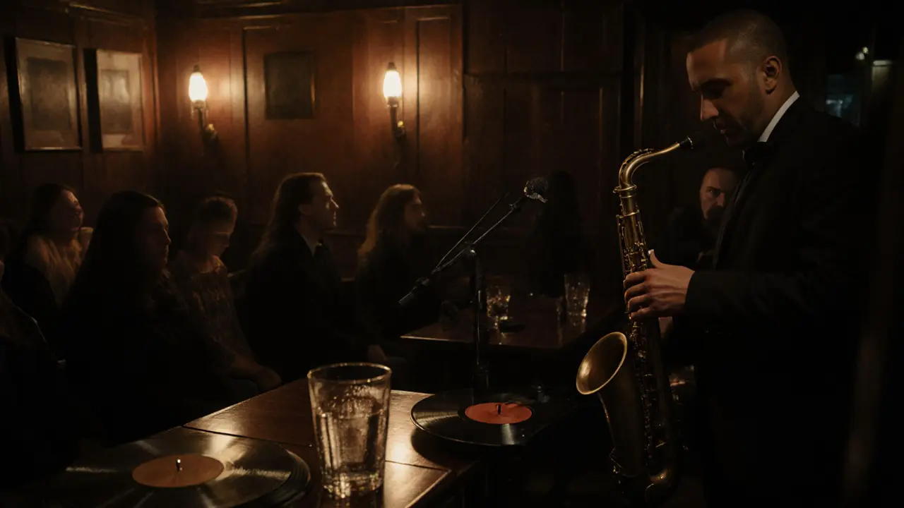 London Nightlife Beyond the Party: Quiet Bars, Hidden Speakeasies, and Late-Night Culture