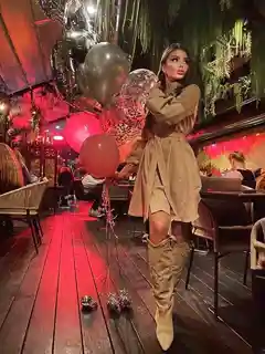 Albina escort in London