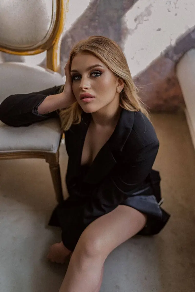 Alena escort in London