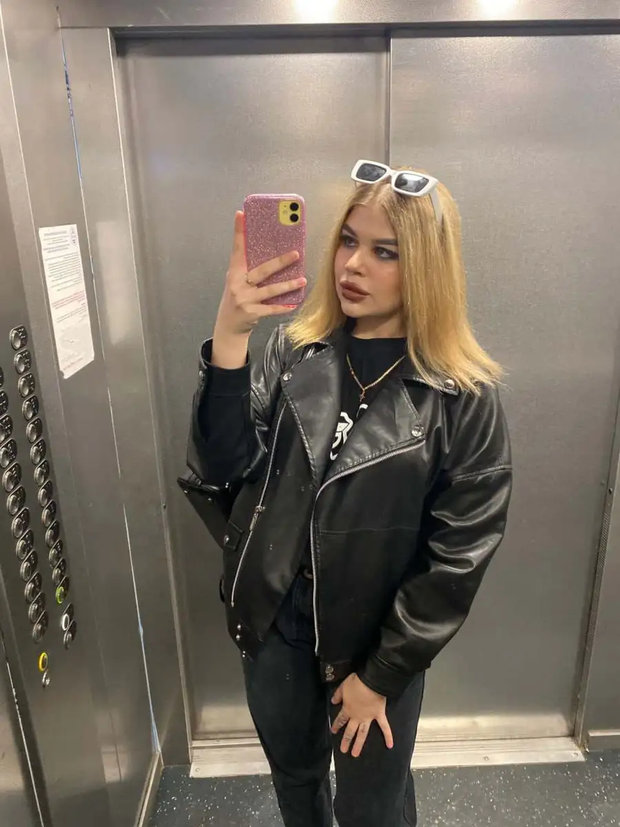 Alice escort in London