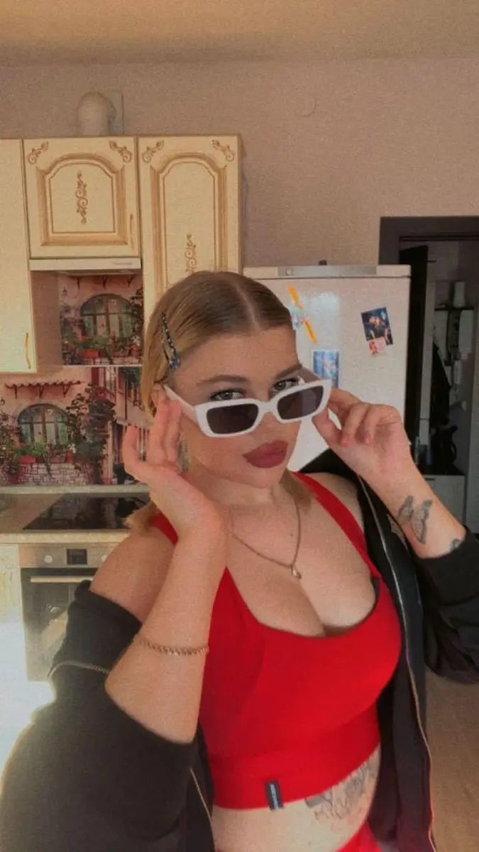 Alice escort in London
