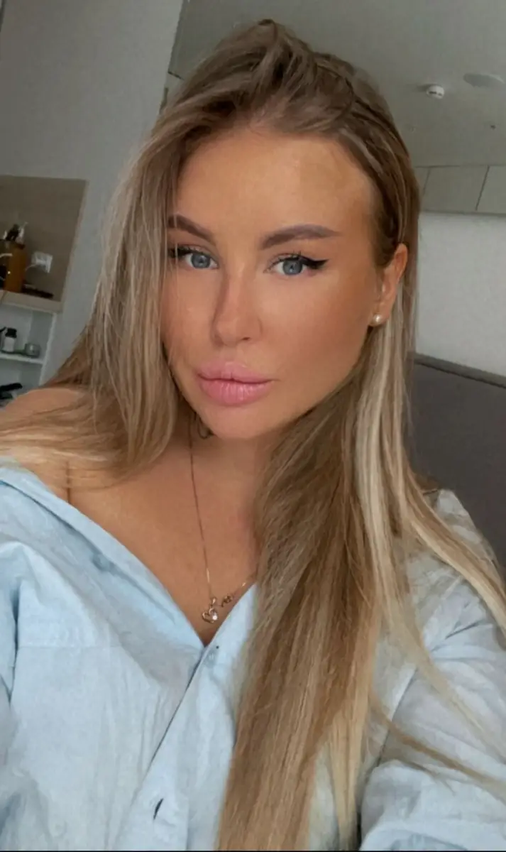 Alina escort in London