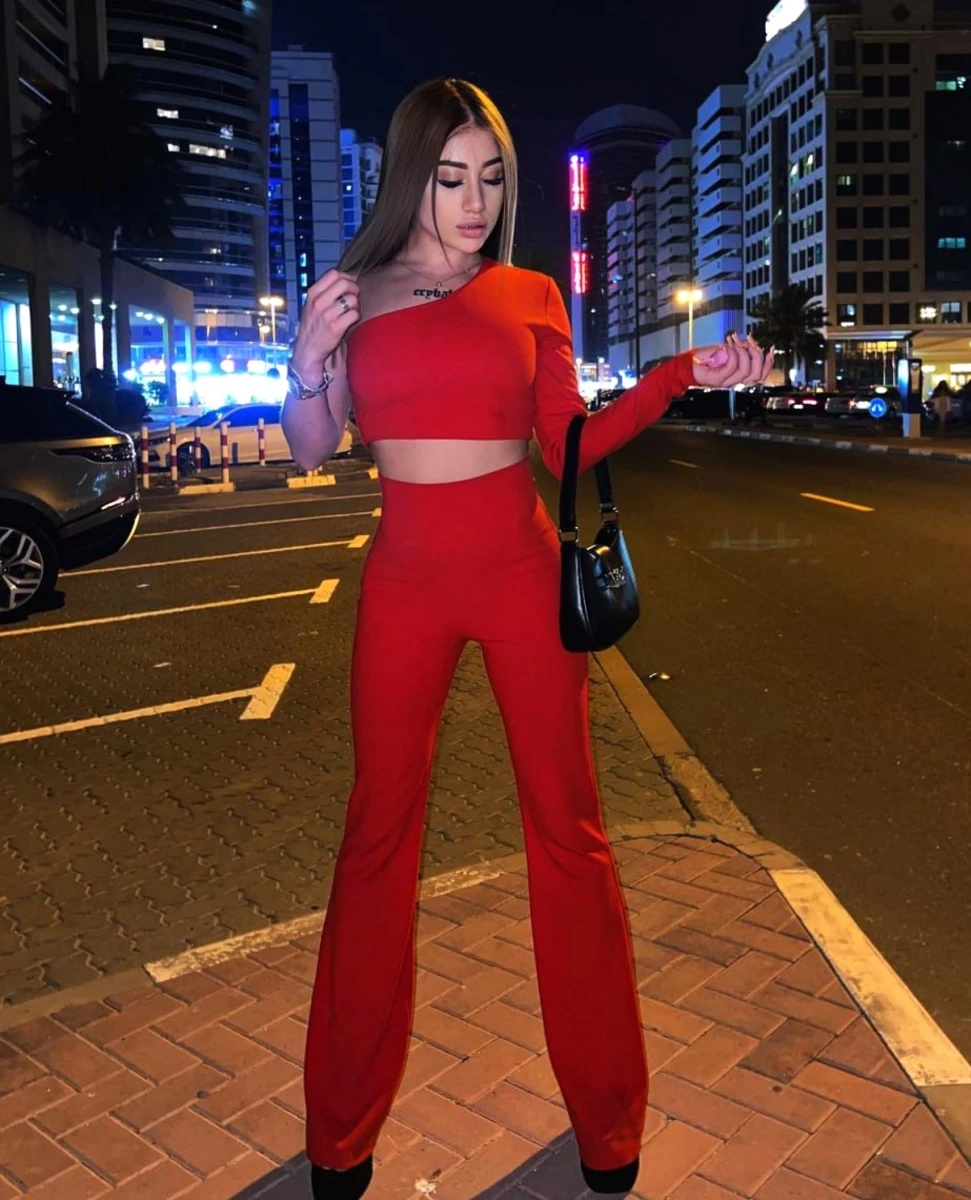 Alisa escort in London