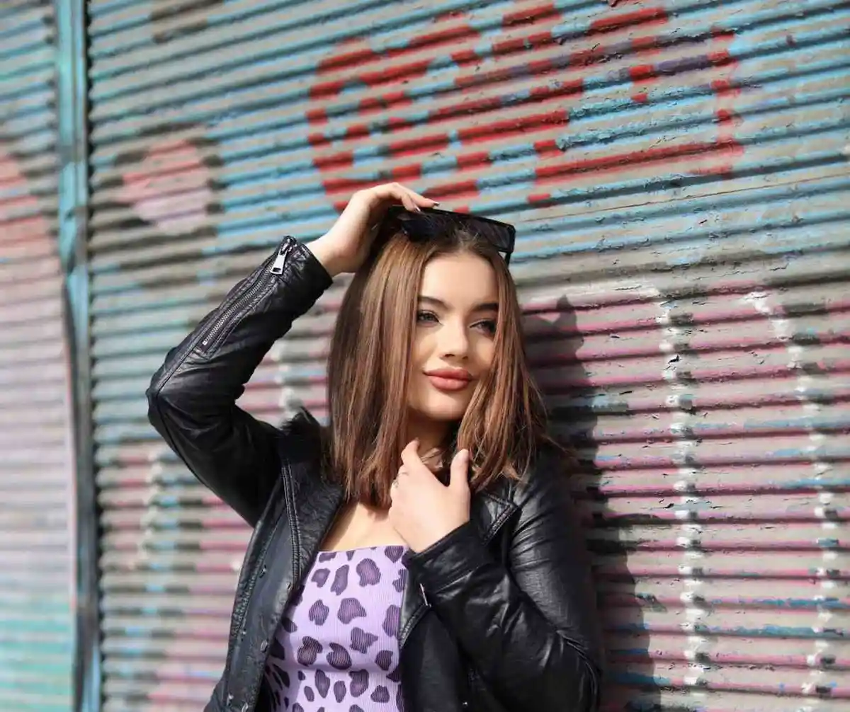 Alyona escort in London