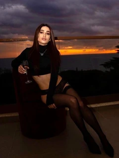 Amina escort in London