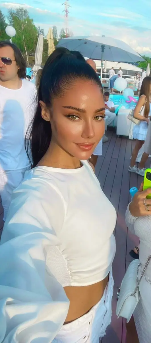 Angel escort in London