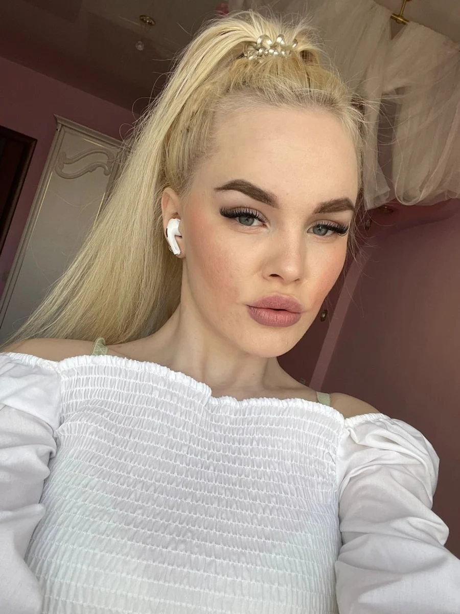 Angelica escort in London