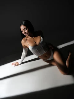 Antonella escort in London