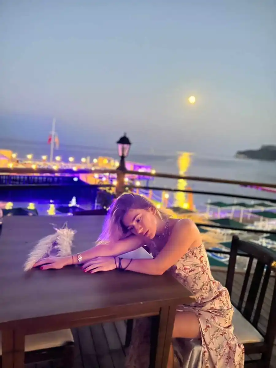 Apina escort in London
