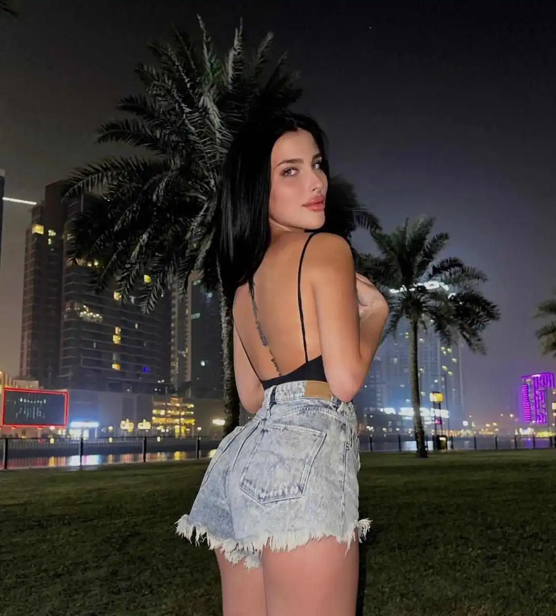 Arina escort in London
