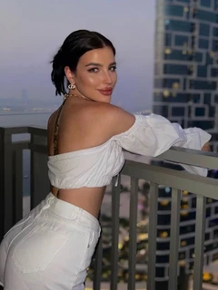 Arina escort in London
