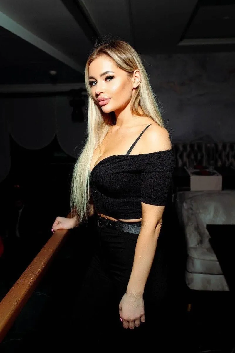 Asya escort in London