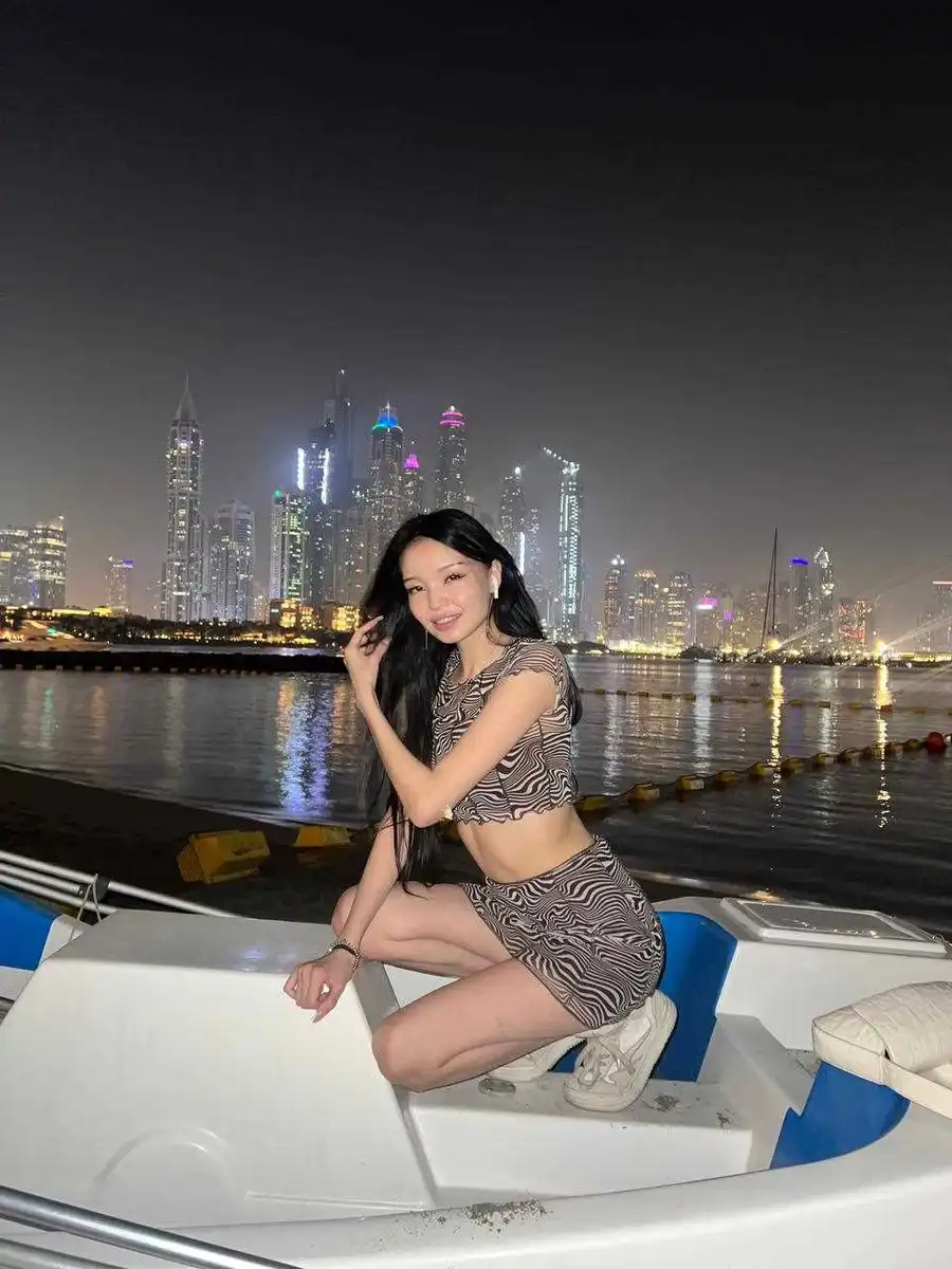 Aurika escort in London