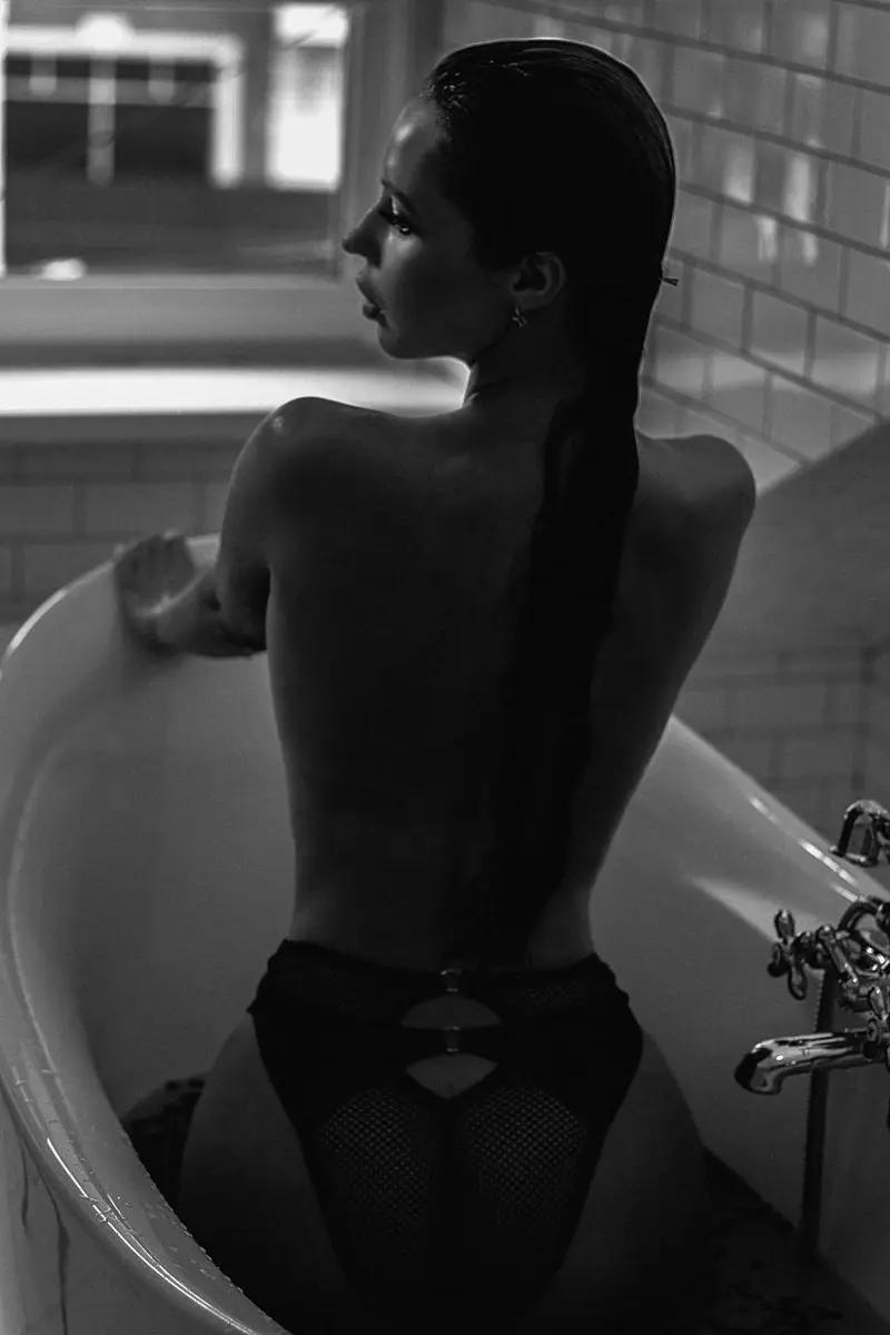 Bogdana escort in London