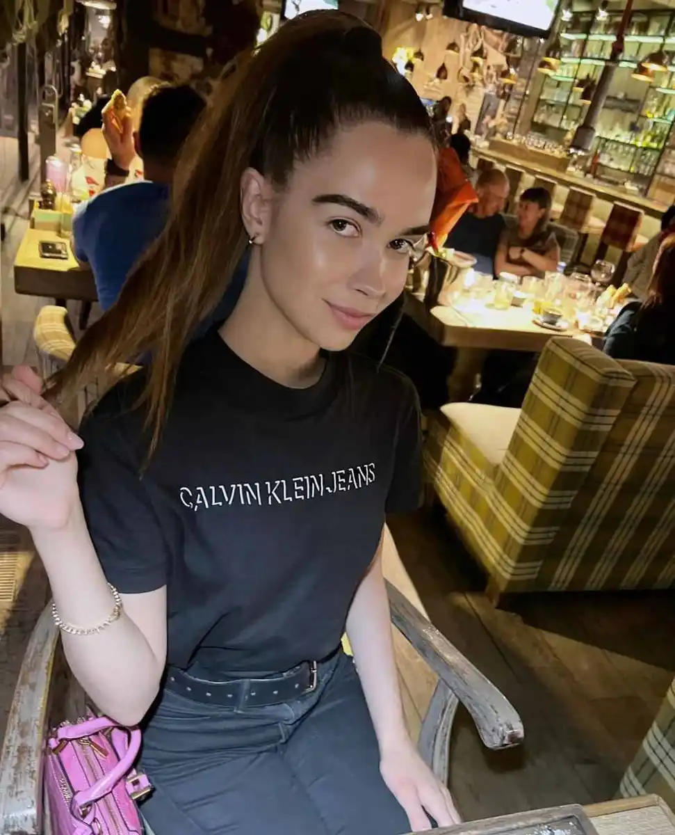 Cleo escort in London