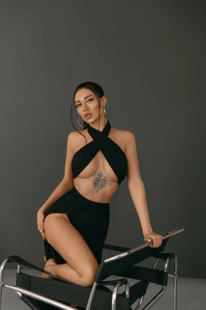Cornelia escort in London