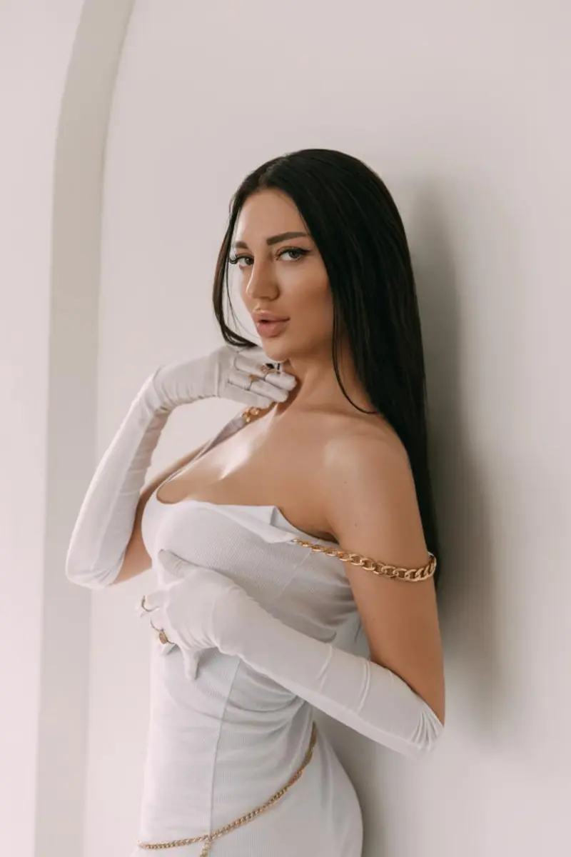 Cornelia escort in London
