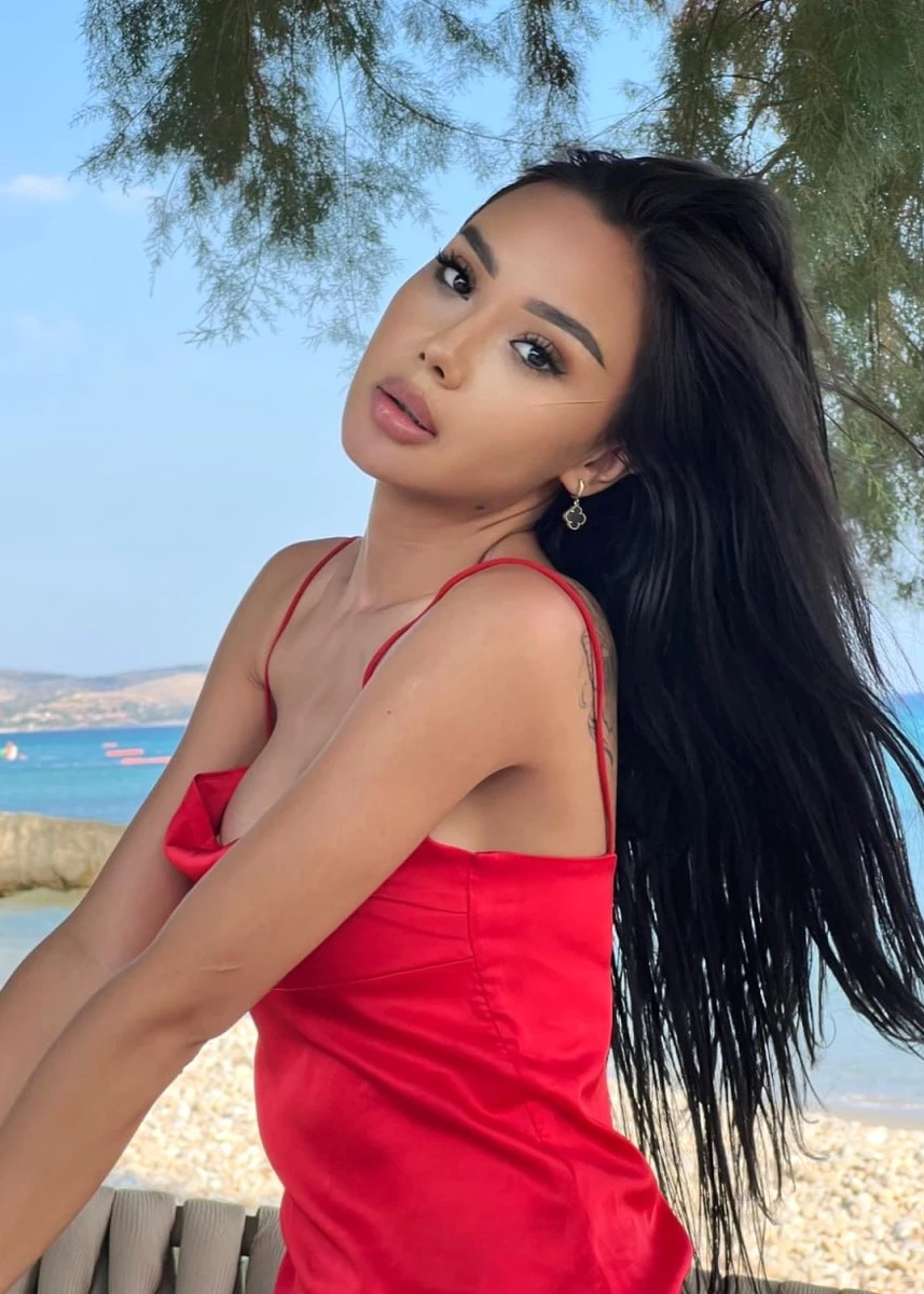 Danelia escort in London