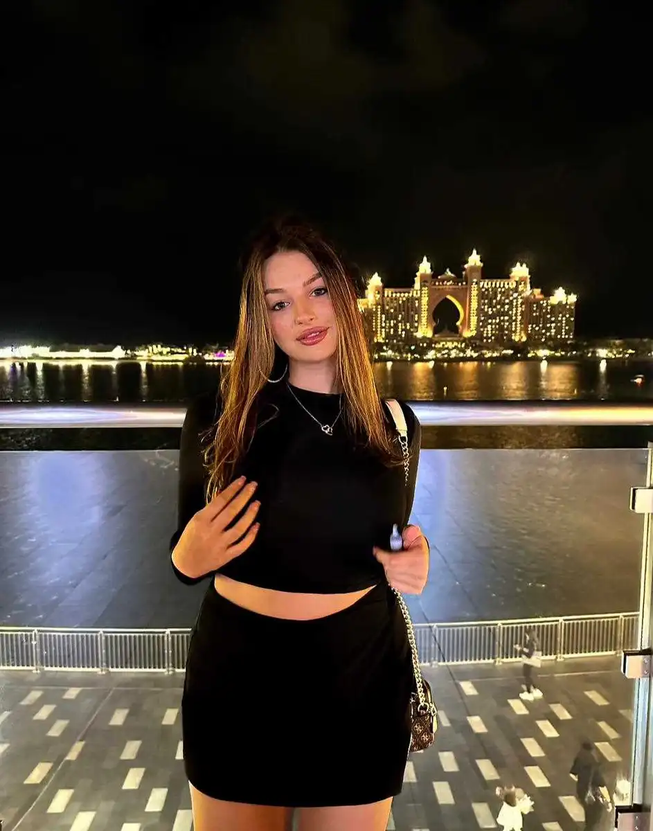 Dasha escort in London