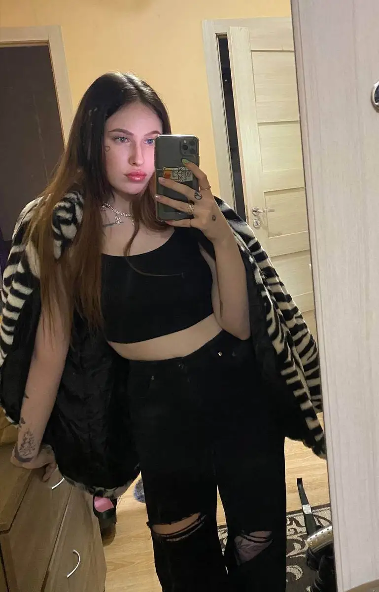 Elice escort in London