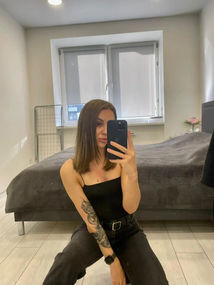 Elza escort in London