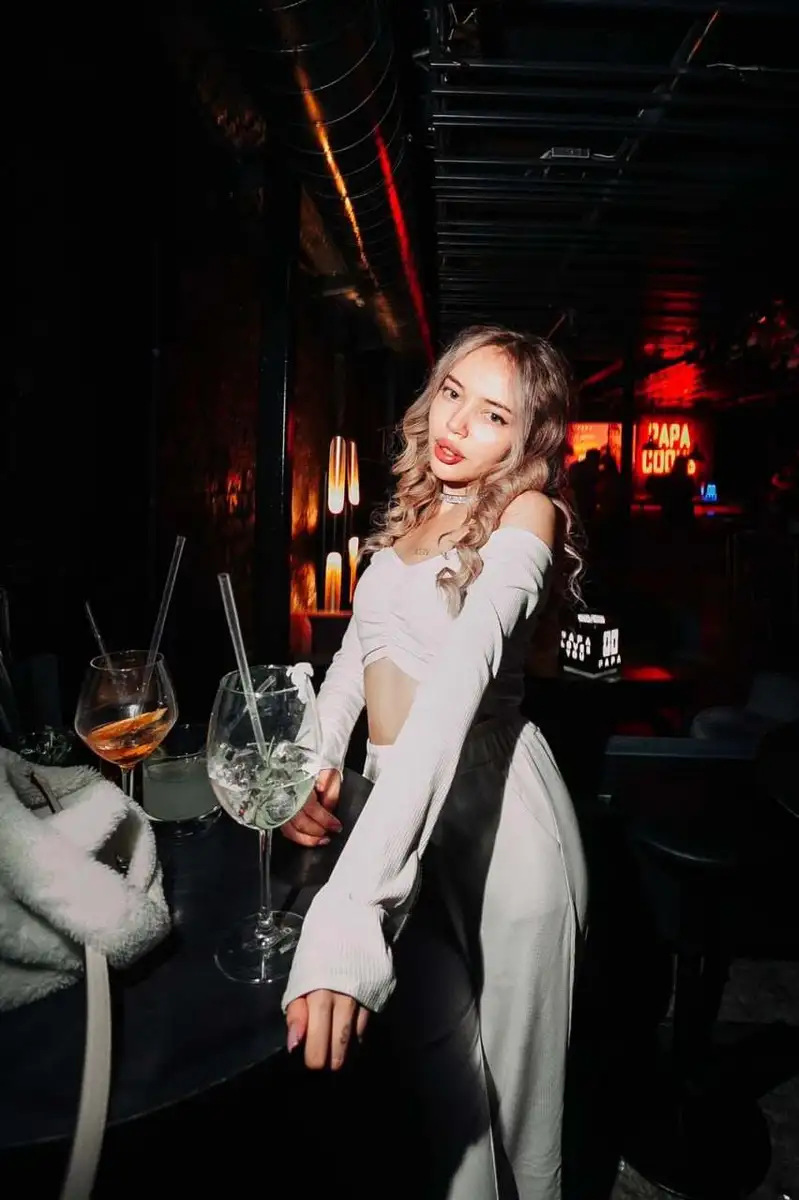 Eva escort in London