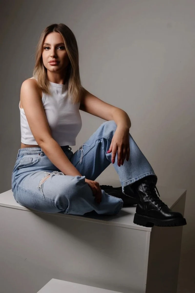 Evelina escort in London