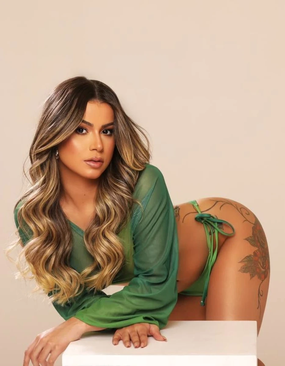 Hadassa escort in London