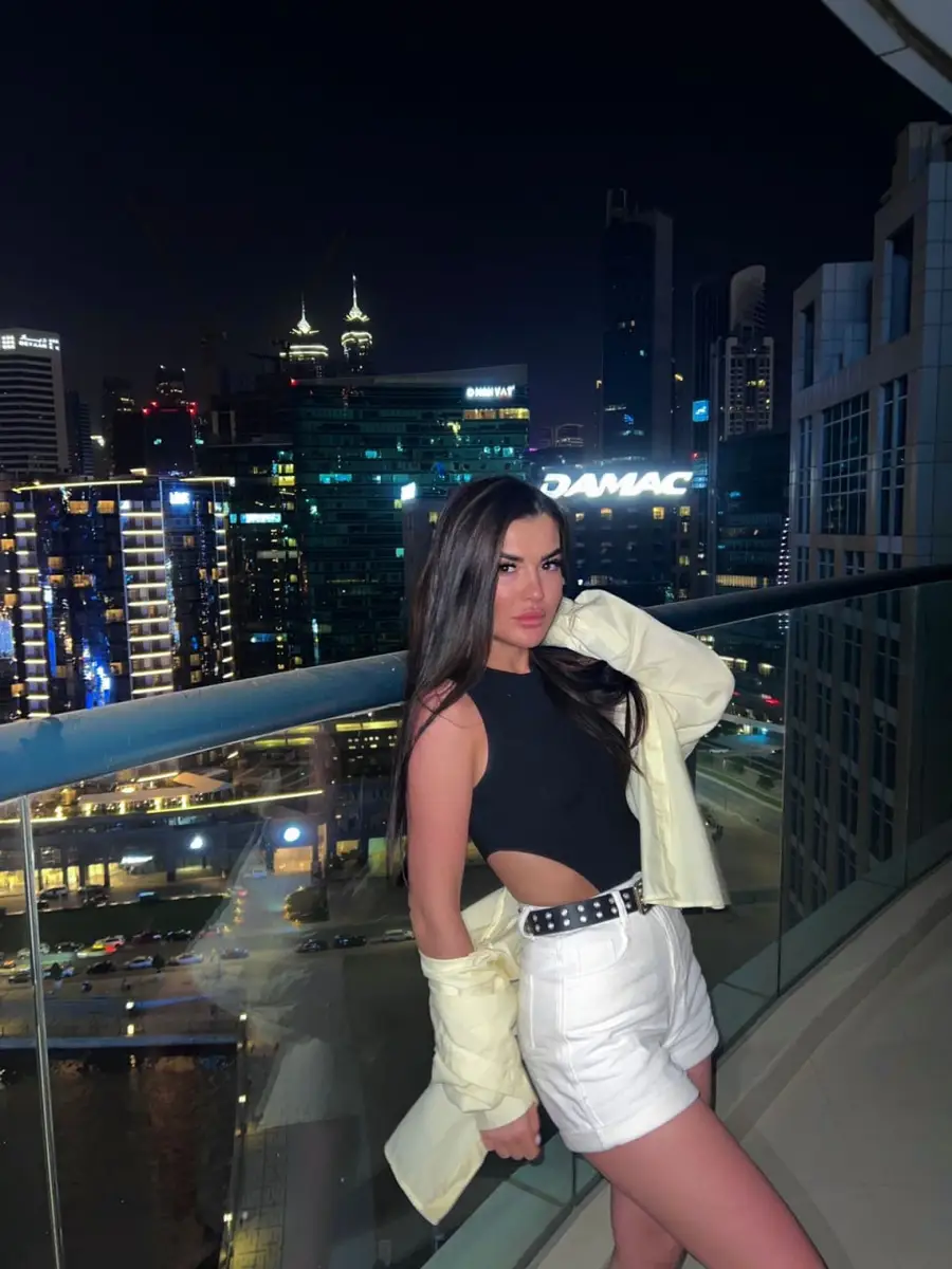 Inessa escort in London