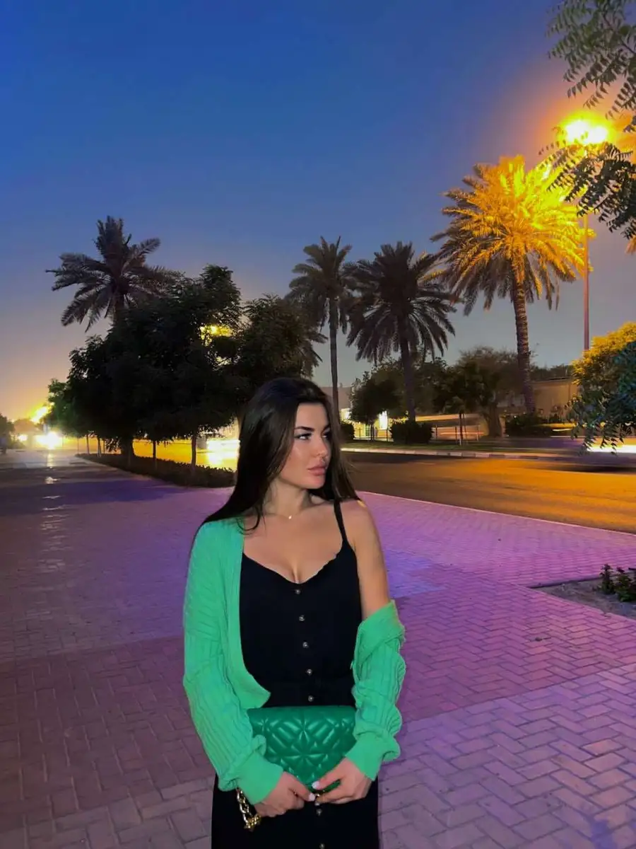 Inessa escort in London