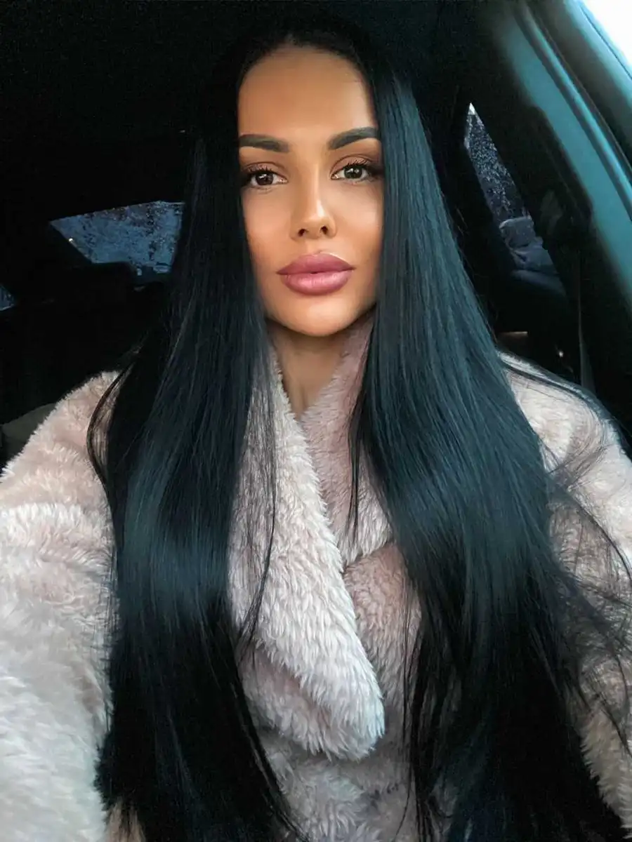 Julia escort in London