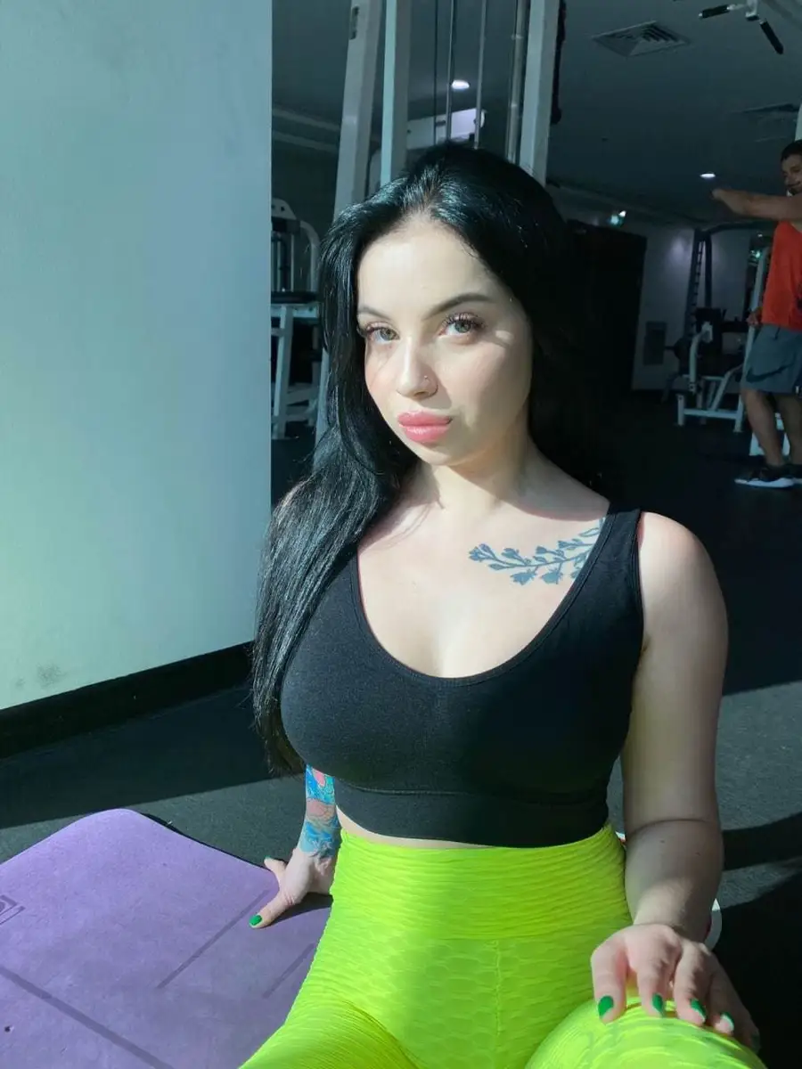 Luna escort in London
