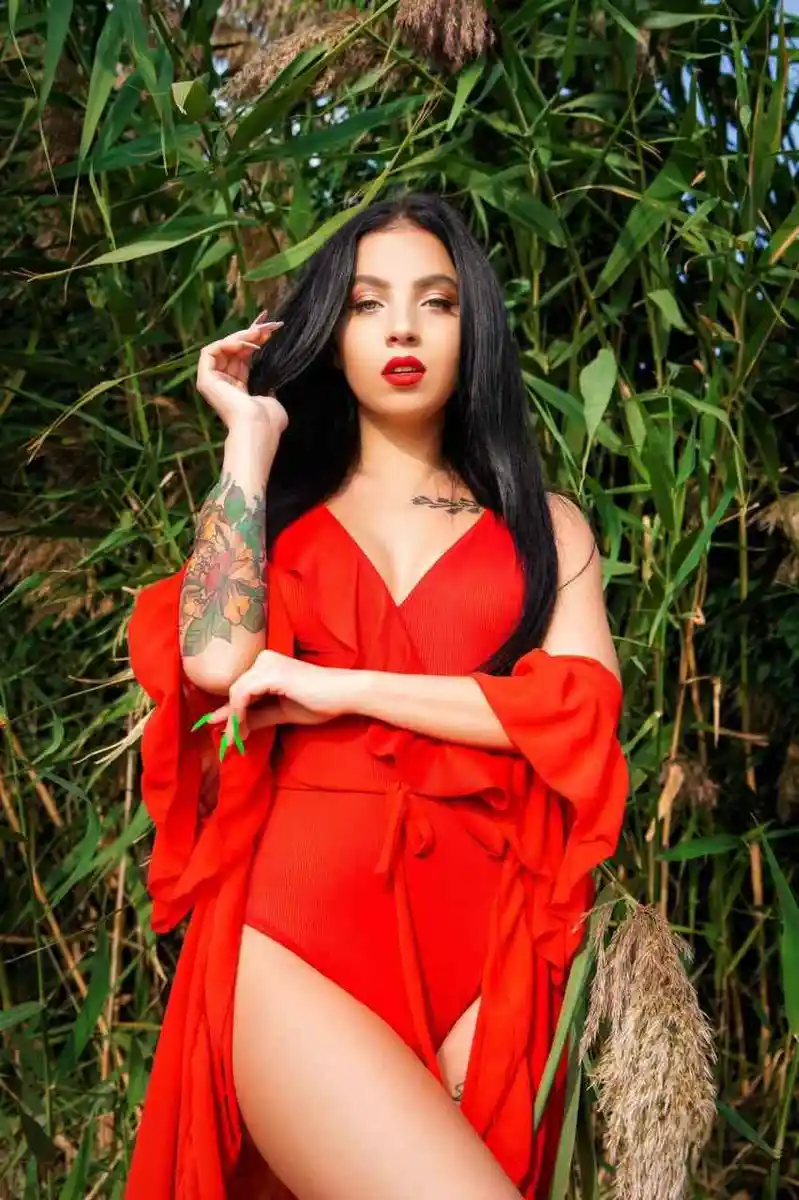 Luna escort in London
