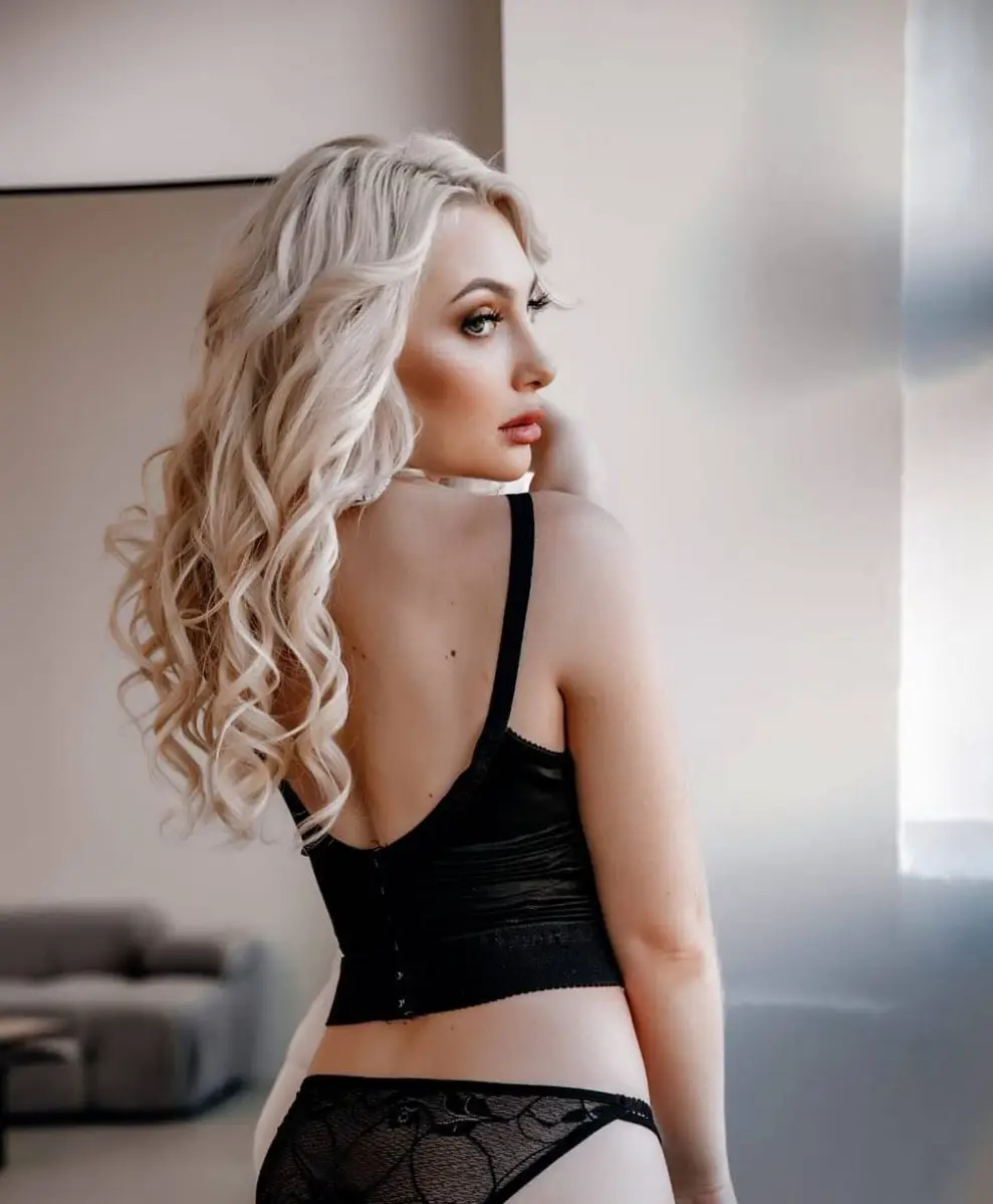 Margot escort in London
