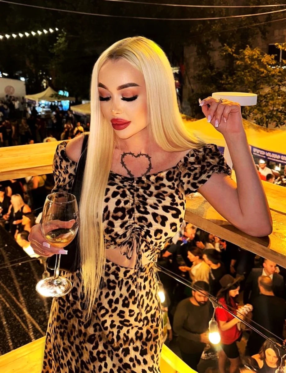 Marta escort in London