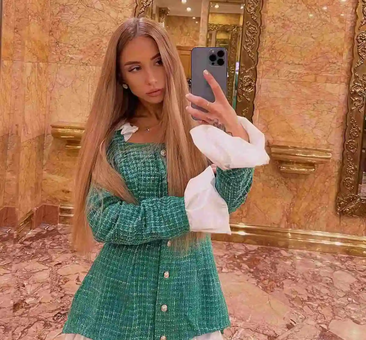 Mary escort in London