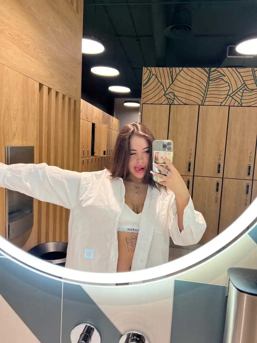 Masha escort in London