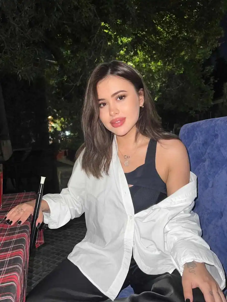 Masha escort in London