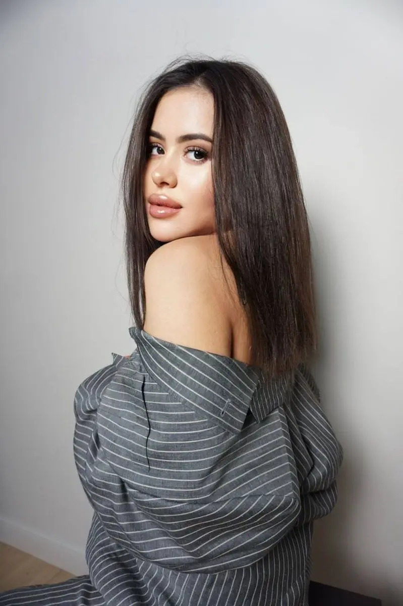 Masha escort in London