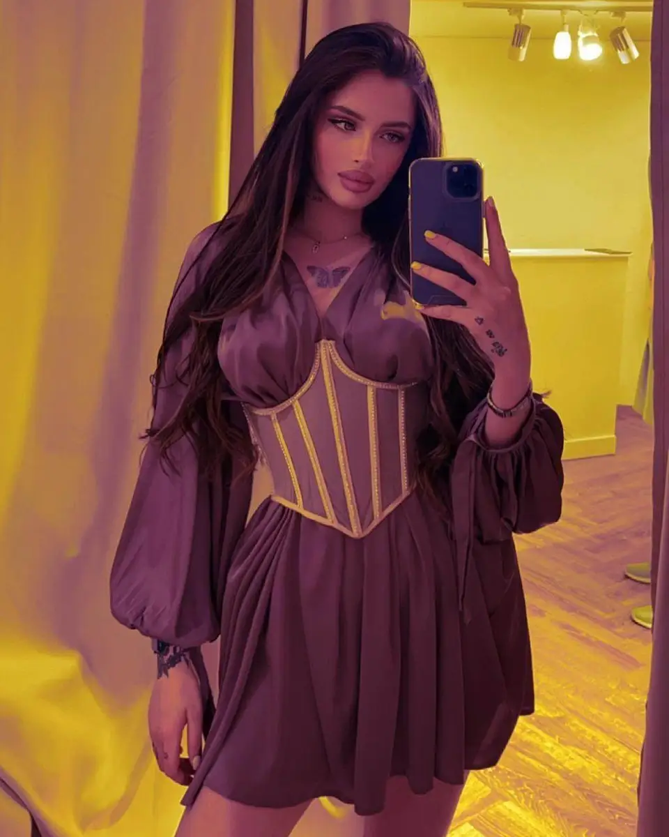 Melania escort in London