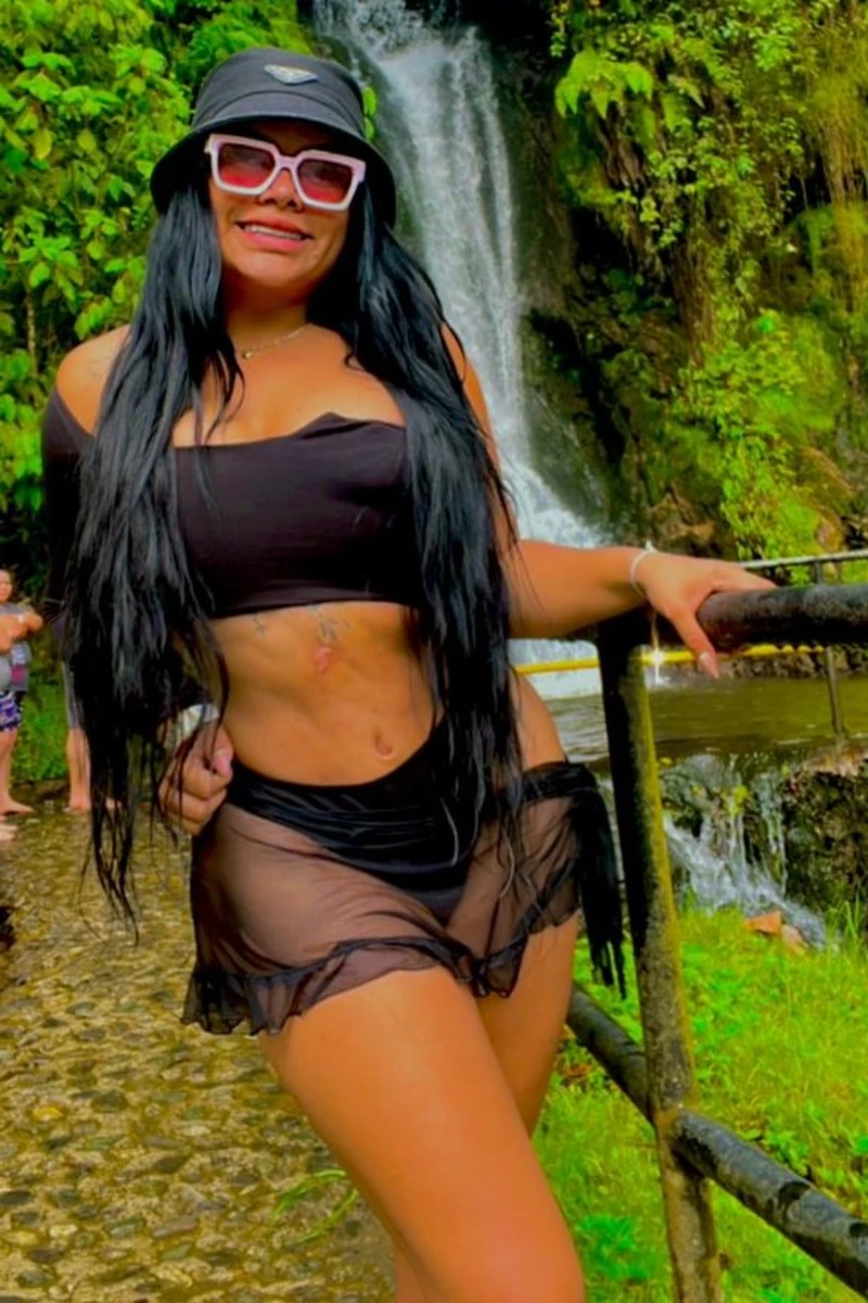 Mia escort in London
