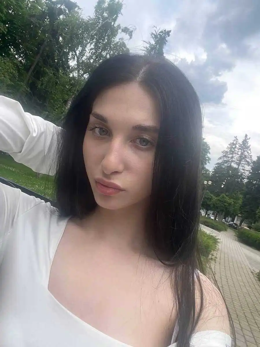 Miki escort in London