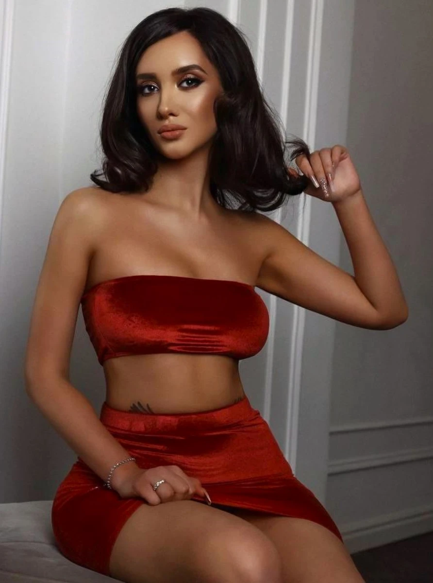 Oksy escort in London