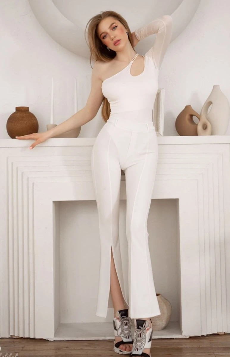Olga escort in London