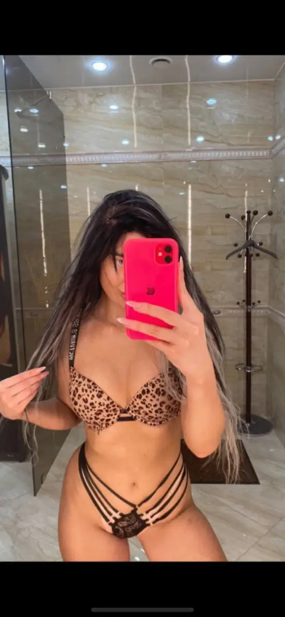 Sofia escort in London
