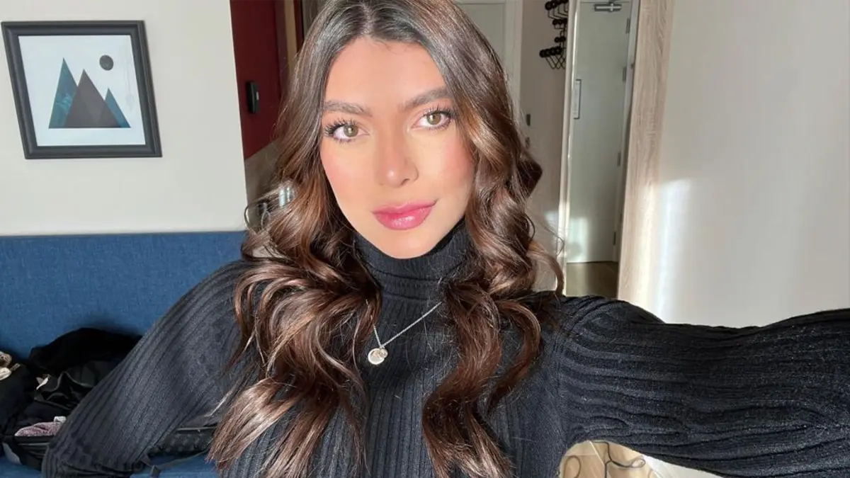 Victoria escort in London
