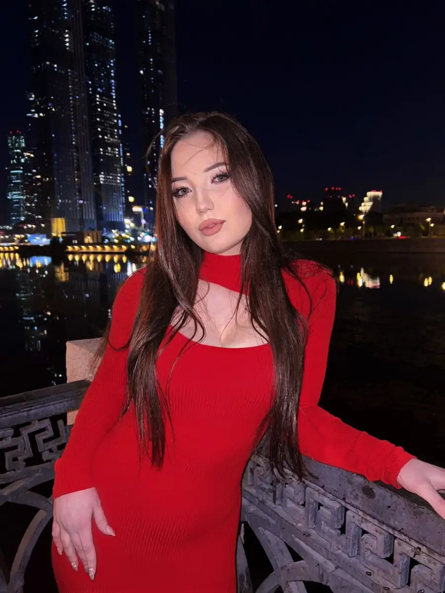 Violetta escort in London