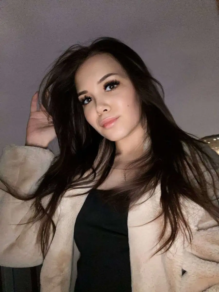 Vladlena escort in London