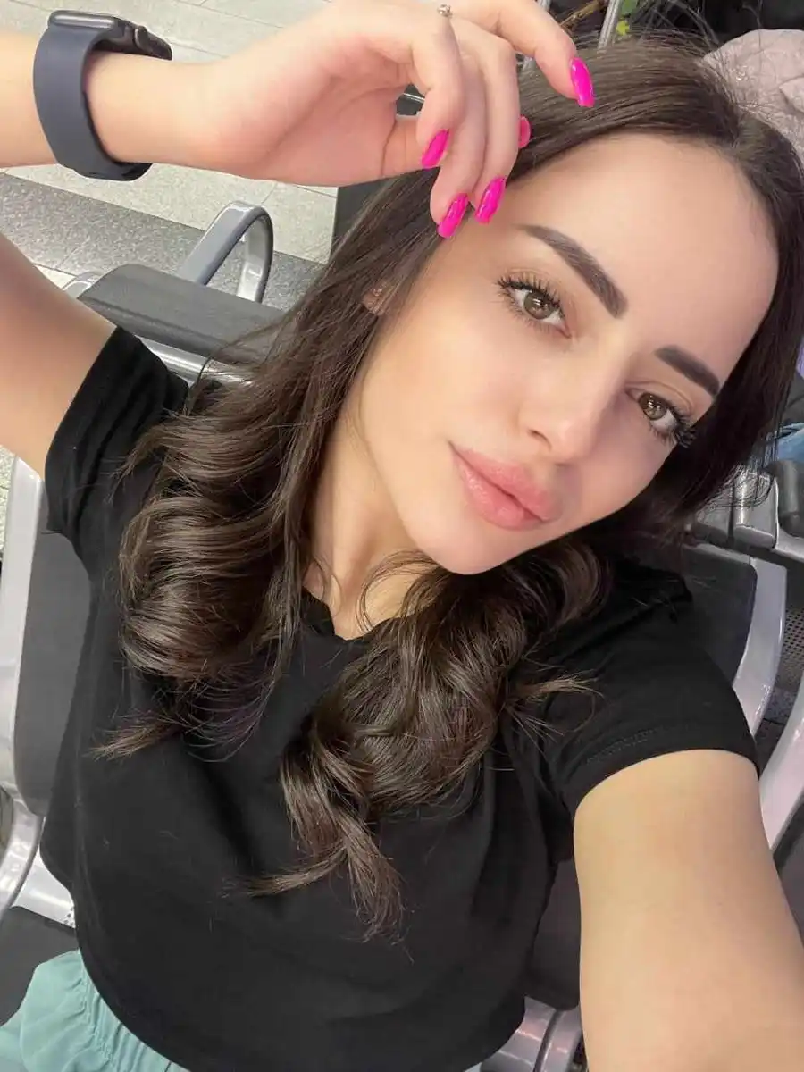 Zarina escort in London