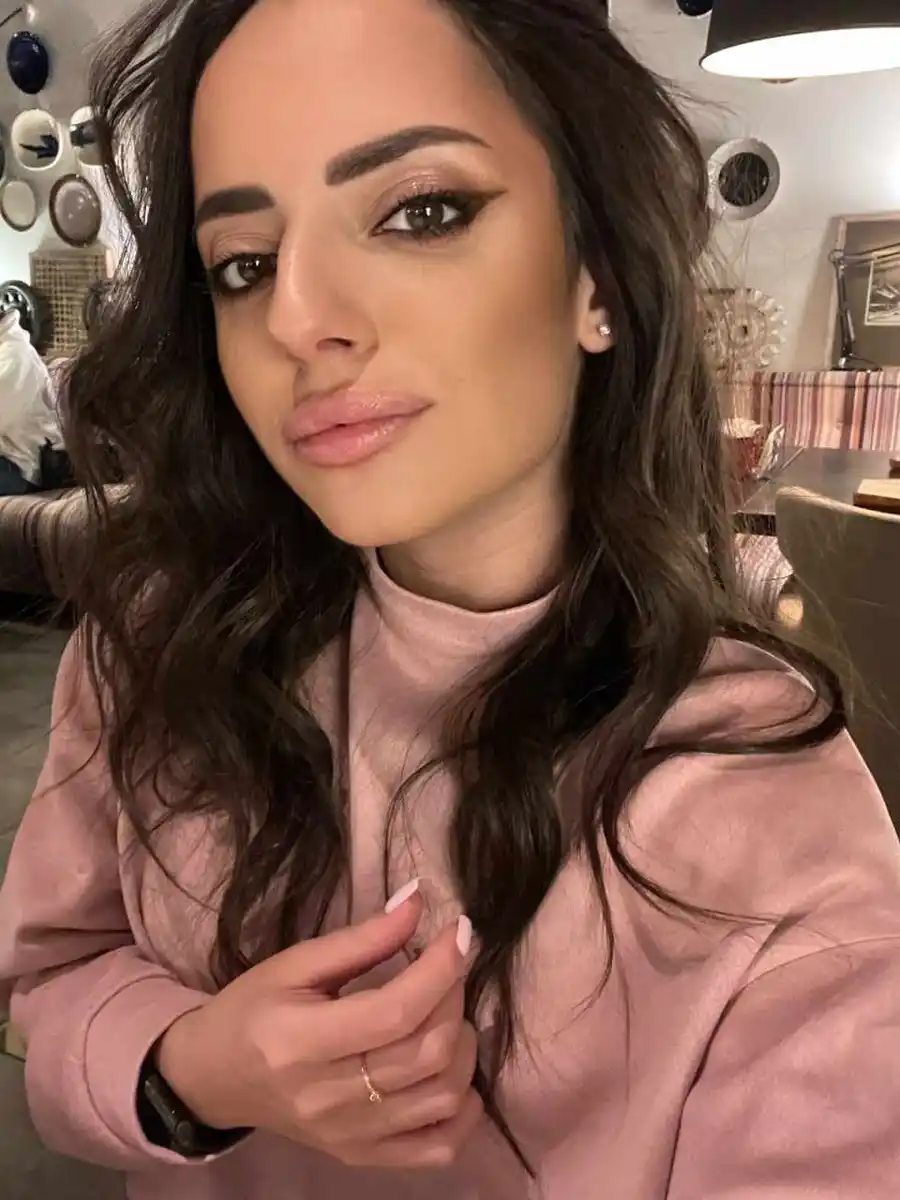 Zarina escort in London